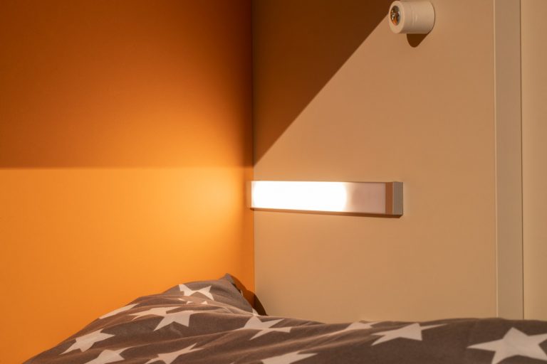 Luce LED su un letto a scomparsa Gemini Castello